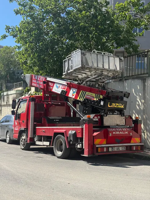 Zümrütevler Yokuşlarında ve Sitelerinde Asansörlü Taşımacılık