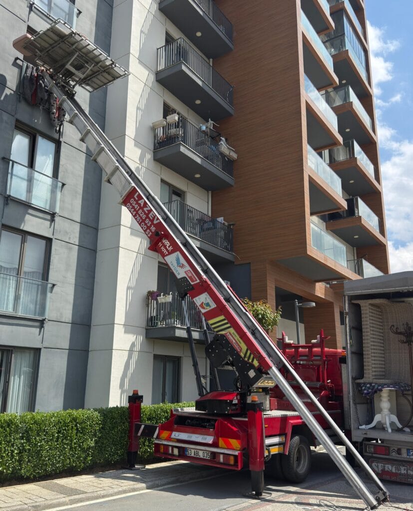 asansörlü taşımacılık – dış cephe asansörü ile ev taşıma