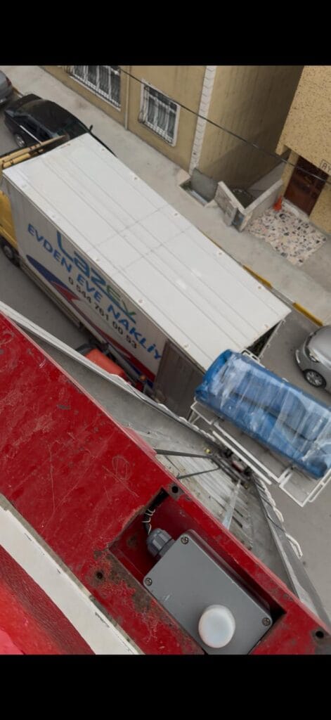 koltuk taşıması asansör ile